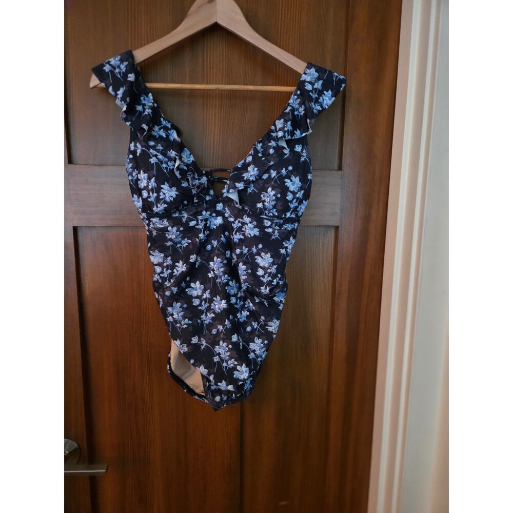 A Pea in the Pod One Piece Maternity Swimsuit Floral Small - Picture 3 of 6
